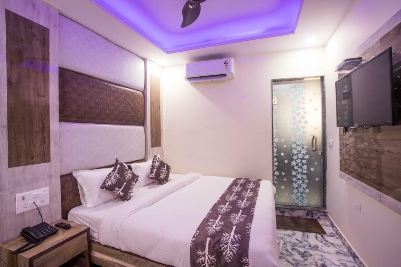 Hotel Kaushal Palace Új-Delhi Kültér fotó