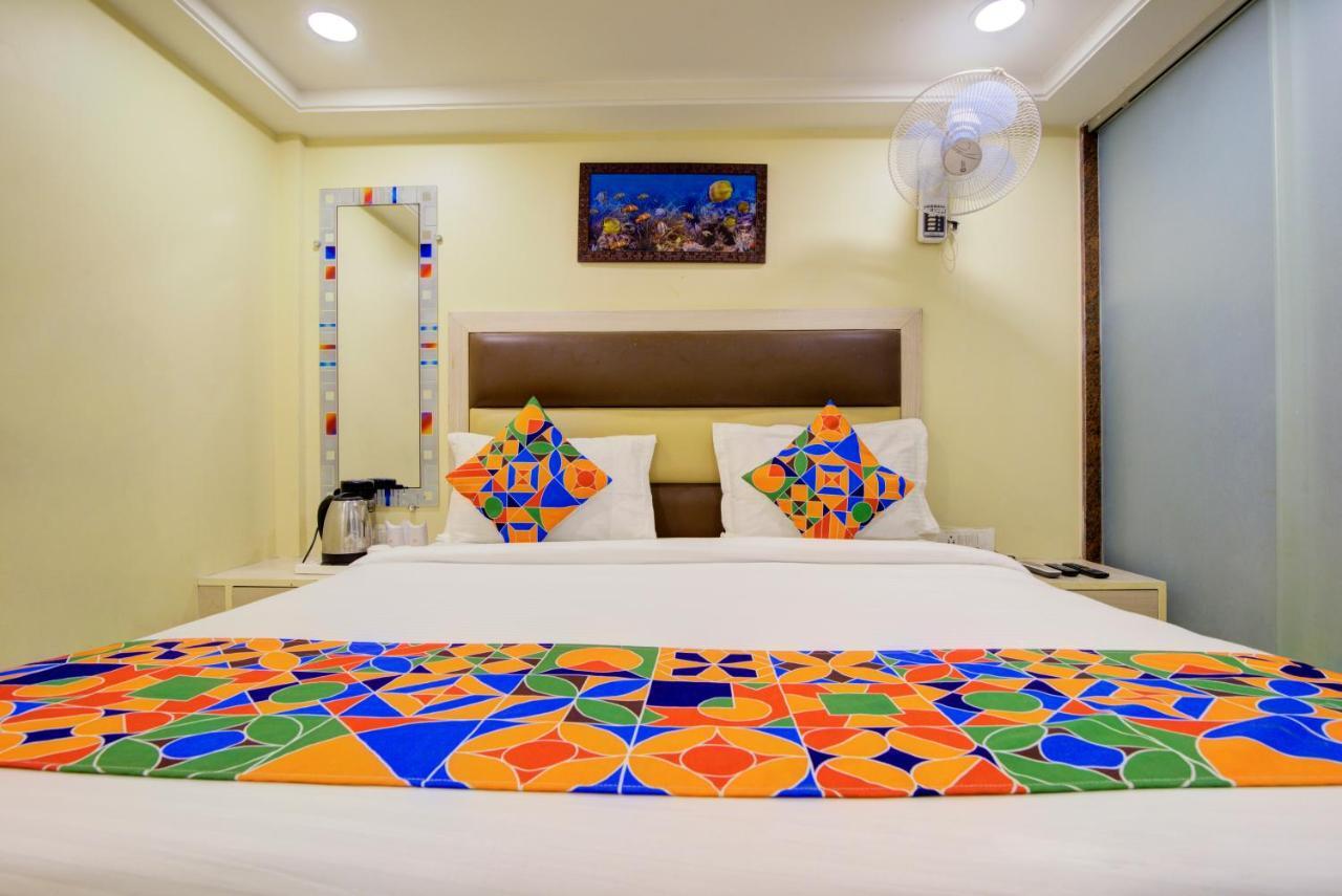 Hotel Kaushal Palace Új-Delhi Kültér fotó