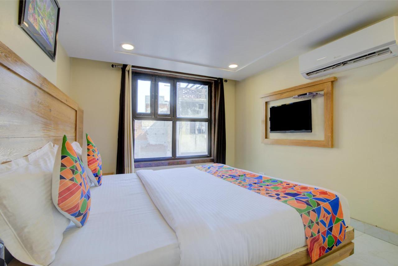 Hotel Kaushal Palace Új-Delhi Kültér fotó
